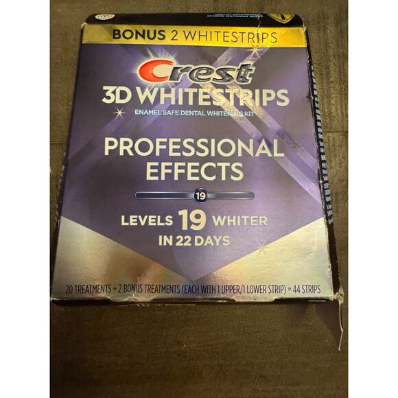 Crest 3DWhitestrips Professional Effects– Teeth Whitening Kit, 22 Treatments - Picture 2 of 5